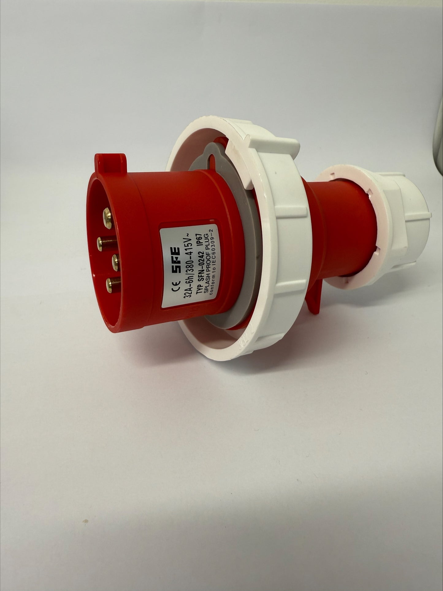 32A 3P+E 415V Plug IP67