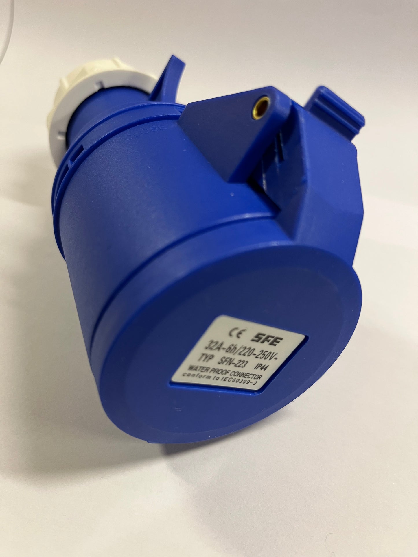 32A 2P+E 230V Coupler IP44